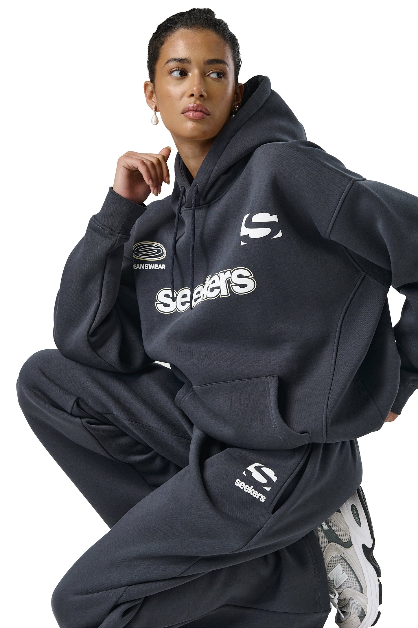 Seekers Motif Hoodie in Skipper